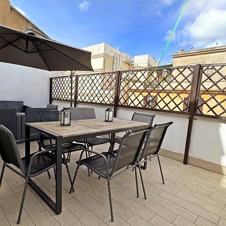Rome Apartment With Terrace Autonomous Bagian luar foto